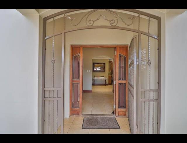 5 BEDROOM HOUSE FOR SALE IN LINKSIDE